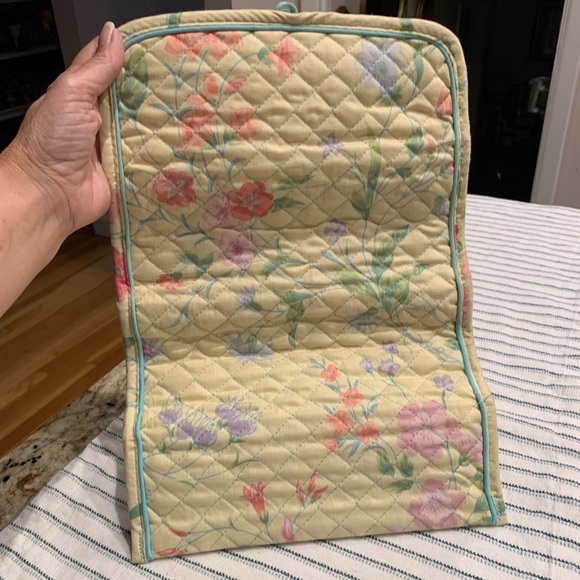 Vintage Quilted Floral Cosmetic Bag Floral Fabric Toiletry Bag - Picture 3 of 4